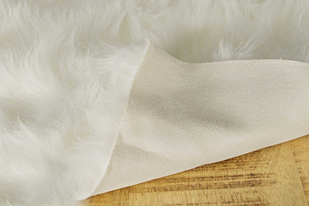 6' Off White Faux Sheepskin Area Rug