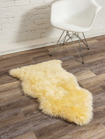 "2' x 3' Beige Shag Area Rug - Luxurious Softness for Cozy Home Decor"
