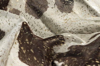 Gold Cowhide Area Rug – Modern 6x7 Statement Decor