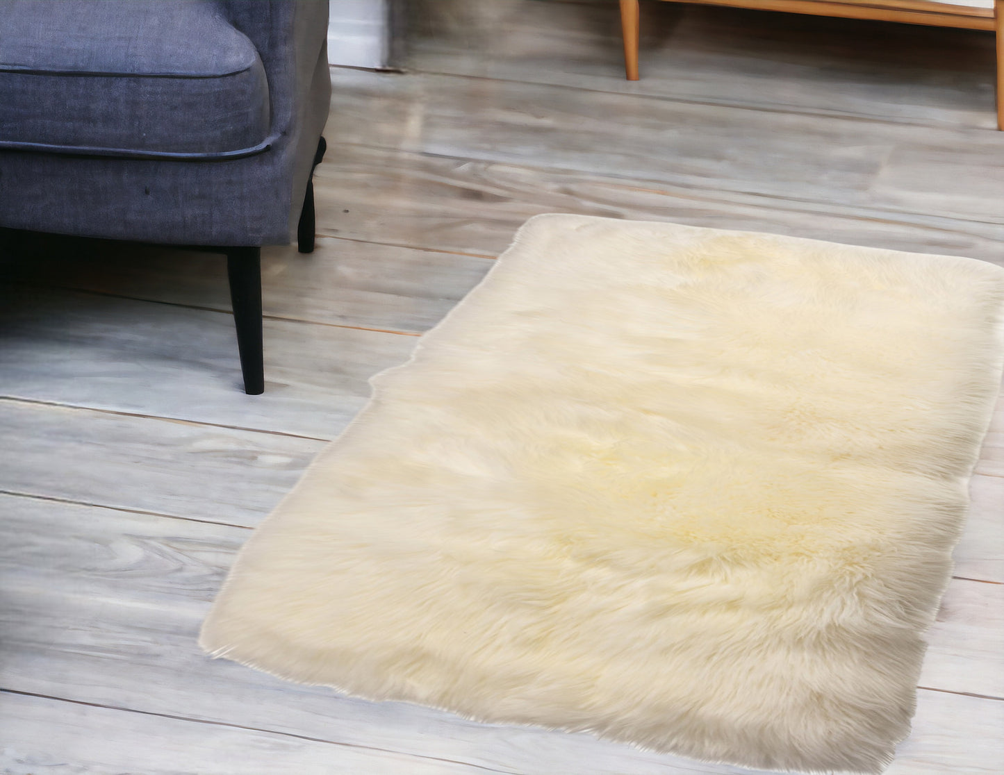 3' x 5' Natural Rectangular Off-White Sheepskin Area Rug