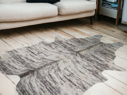 6' X 7' White and Gray Cowhide Hand Knotted Area Rug