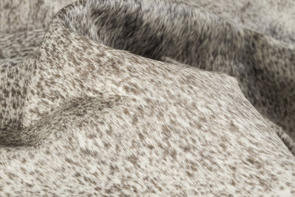 Light Gray Cowhide Hand Knotted Area Rug, 5x7 – Stain Resistant