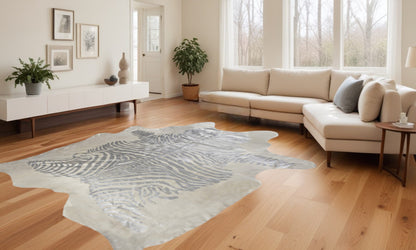 5' X 7' Brown and Black Cowhide Hand Knotted Area Rug