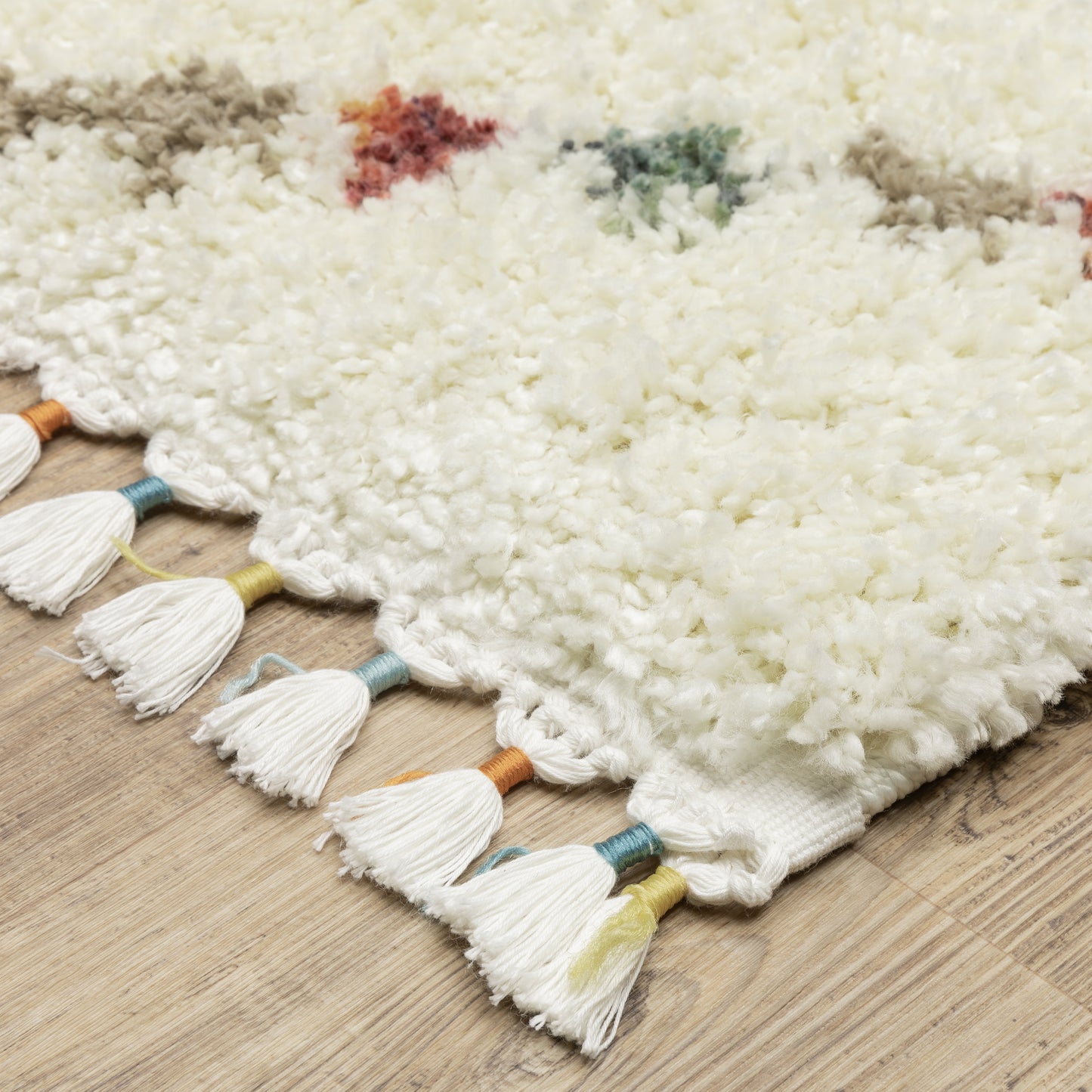 Axis Ivory Multi-colored Casual Diamond Indoor Rug