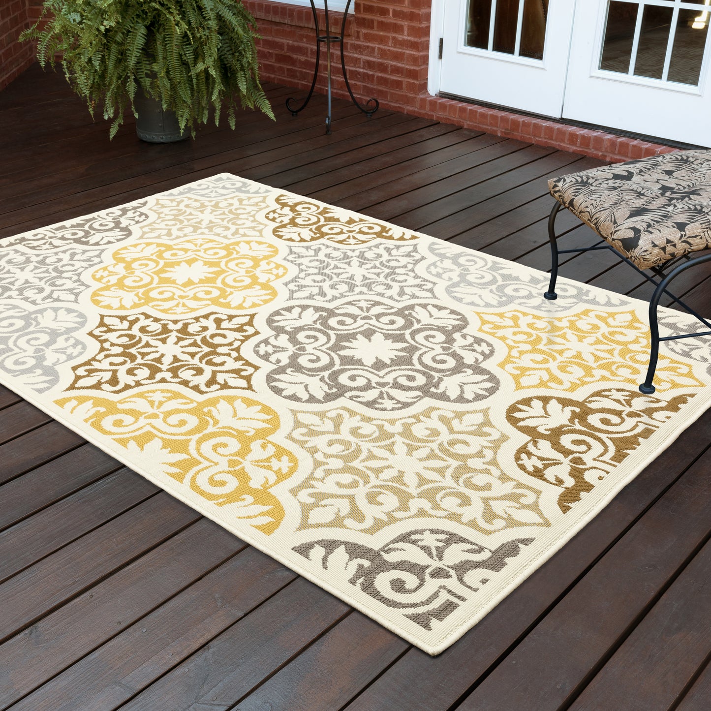 Bali Ivory Grey Casual Floral Indoor/Outdoor Rug