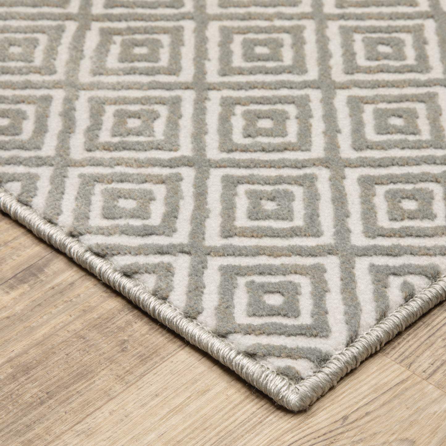 Capistrano Grey  Transitional Geometric Indoor Rug