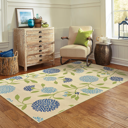 Caspian Ivory Green Transitional Floral Indoor/Outdoor Rug