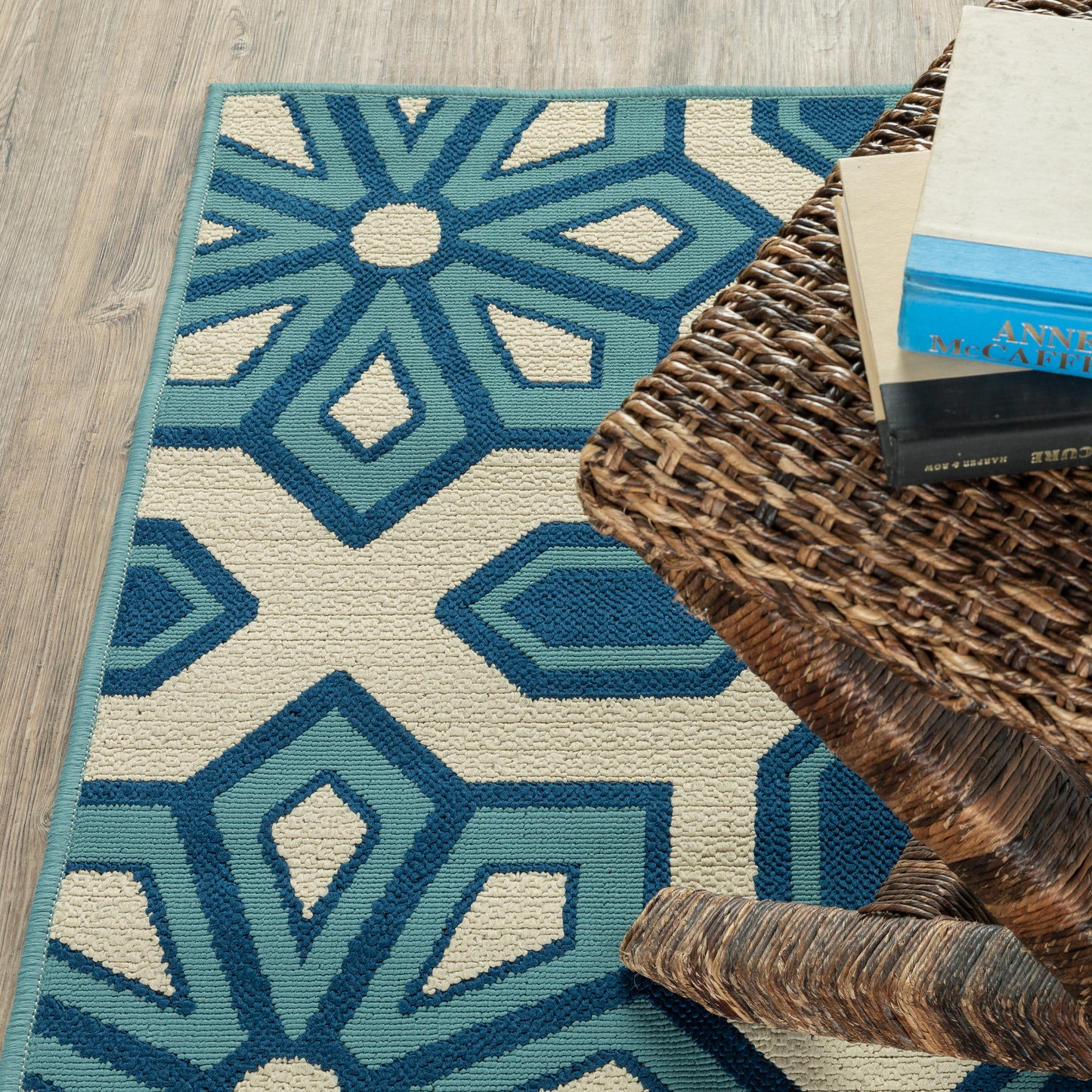 Caspian Ivory Blue Global Geometric Indoor/Outdoor Rug