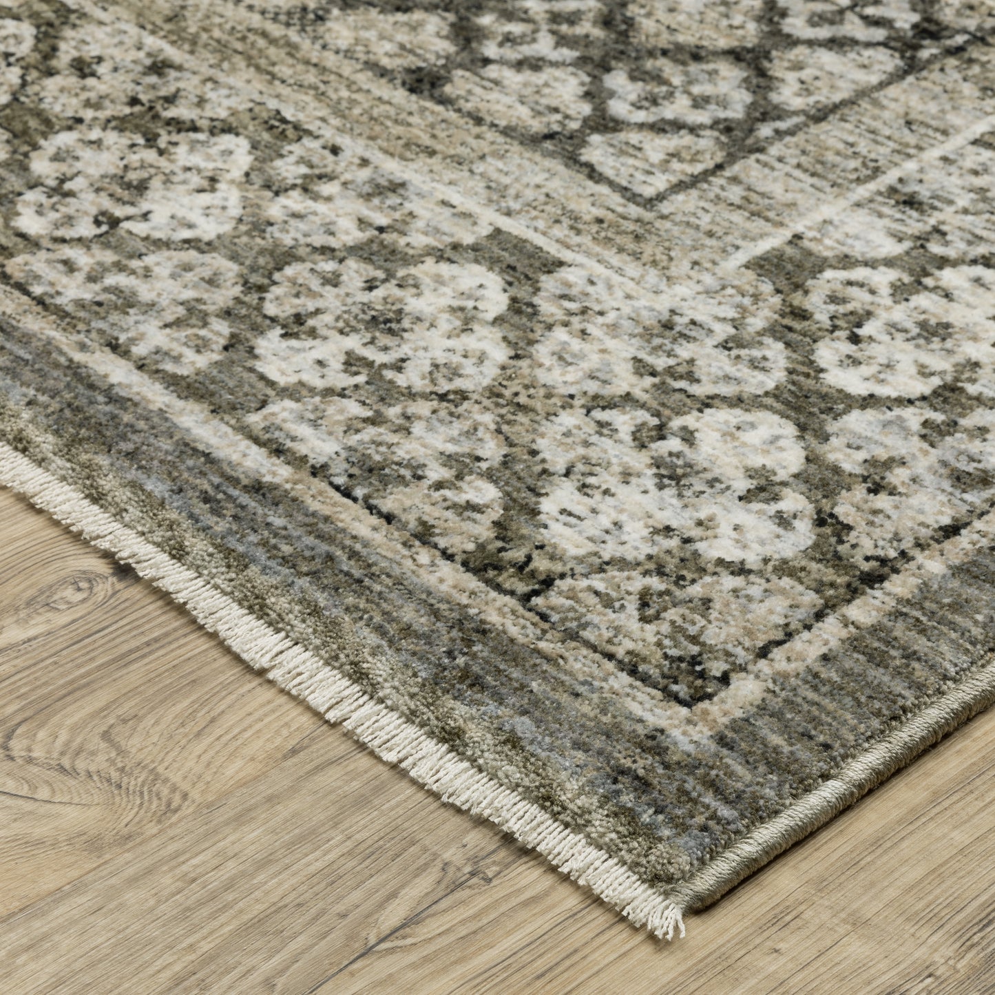 Chamberlain Grey Beige Traditional Medallion Indoor Rug