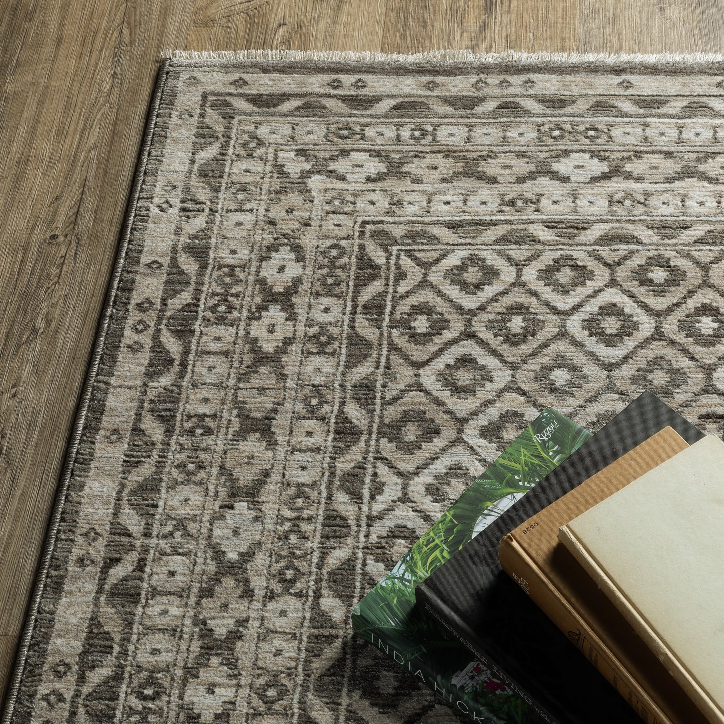 Chamberlain Grey Beige Traditional Panel Indoor Rug