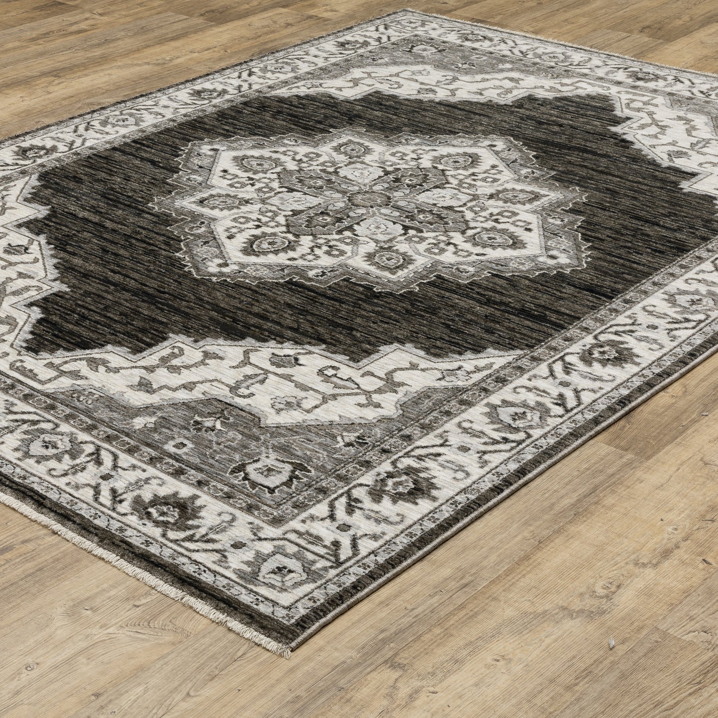 Chamberlain Charcoal Ivory Traditional Medallion Indoor Rug