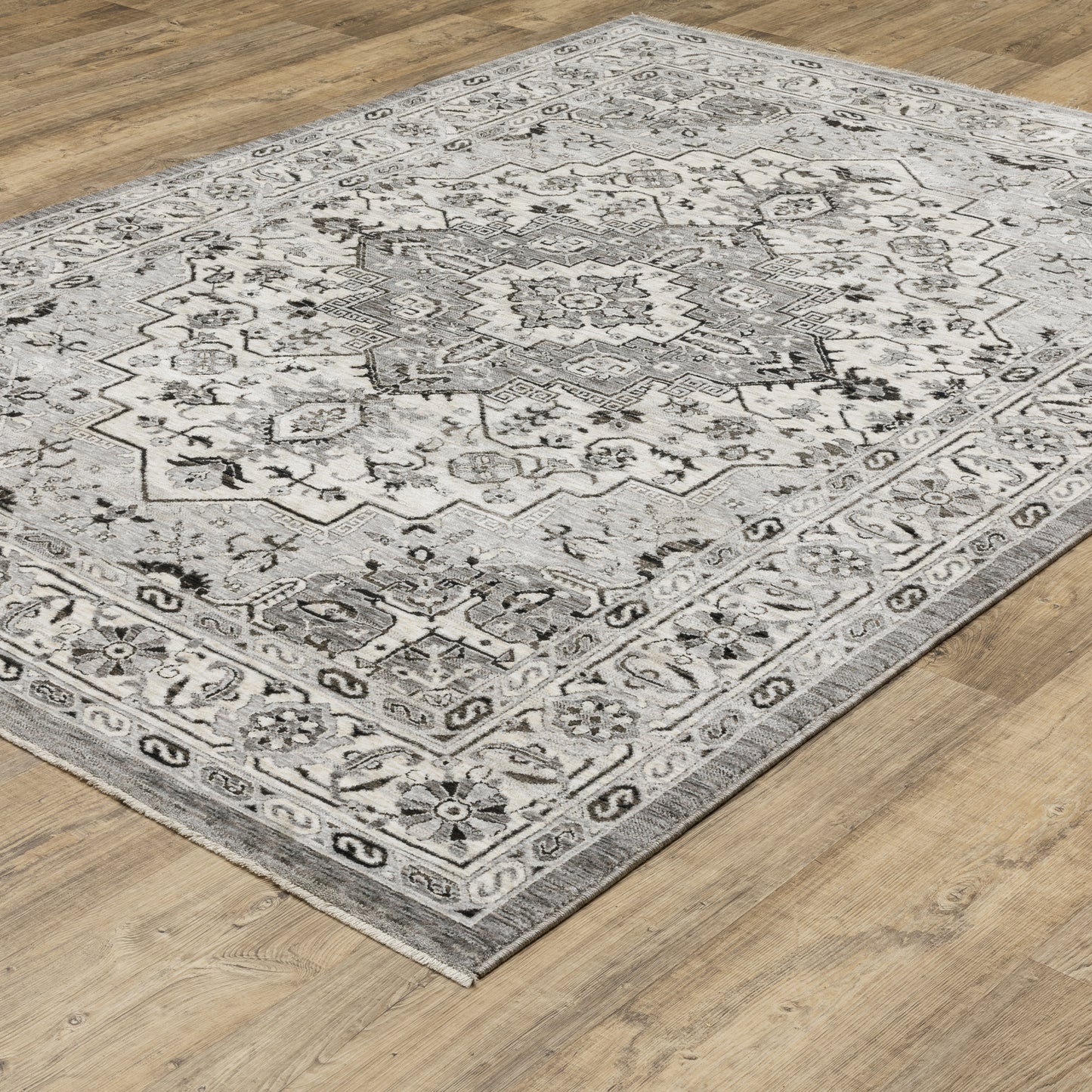 Chamberlain Grey Ivory Traditional Medallion Indoor Rug