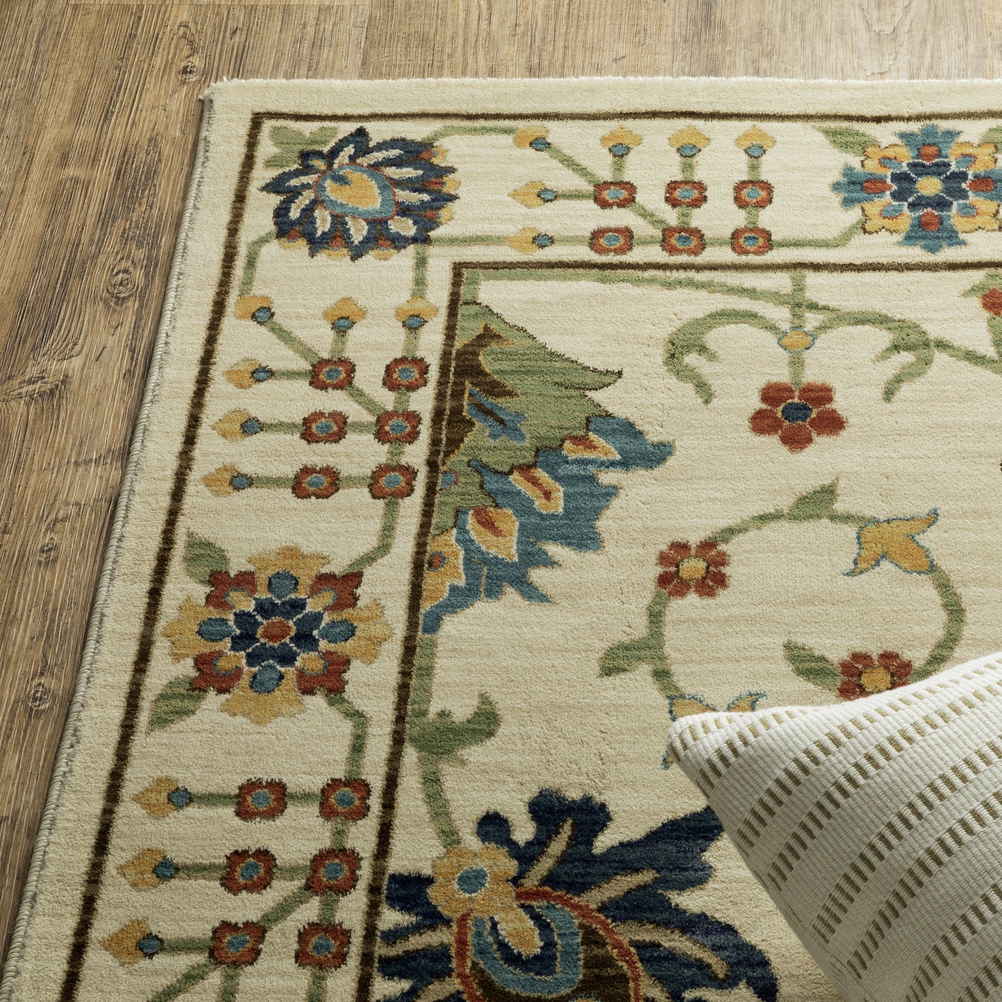 Francesca Ivory Multi-colored Traditional Oriental Indoor Rug