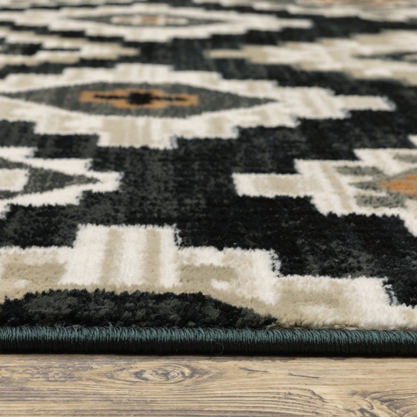 Georgia Charcoal Ivory Farmhouse Southwest/Lodge Indoor Rug