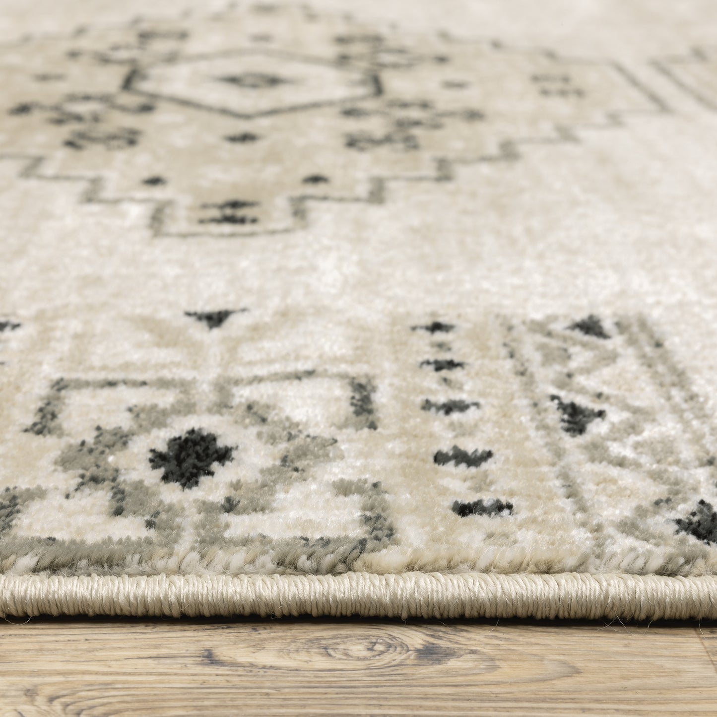 Georgia Ivory Grey Farmhouse Southwest/Lodge Indoor Rug