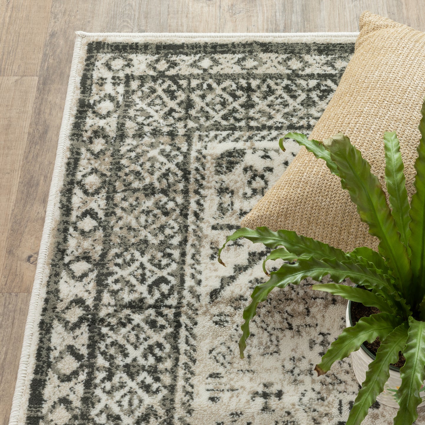 Georgia Ivory Grey Vintage Oriental Indoor Rug