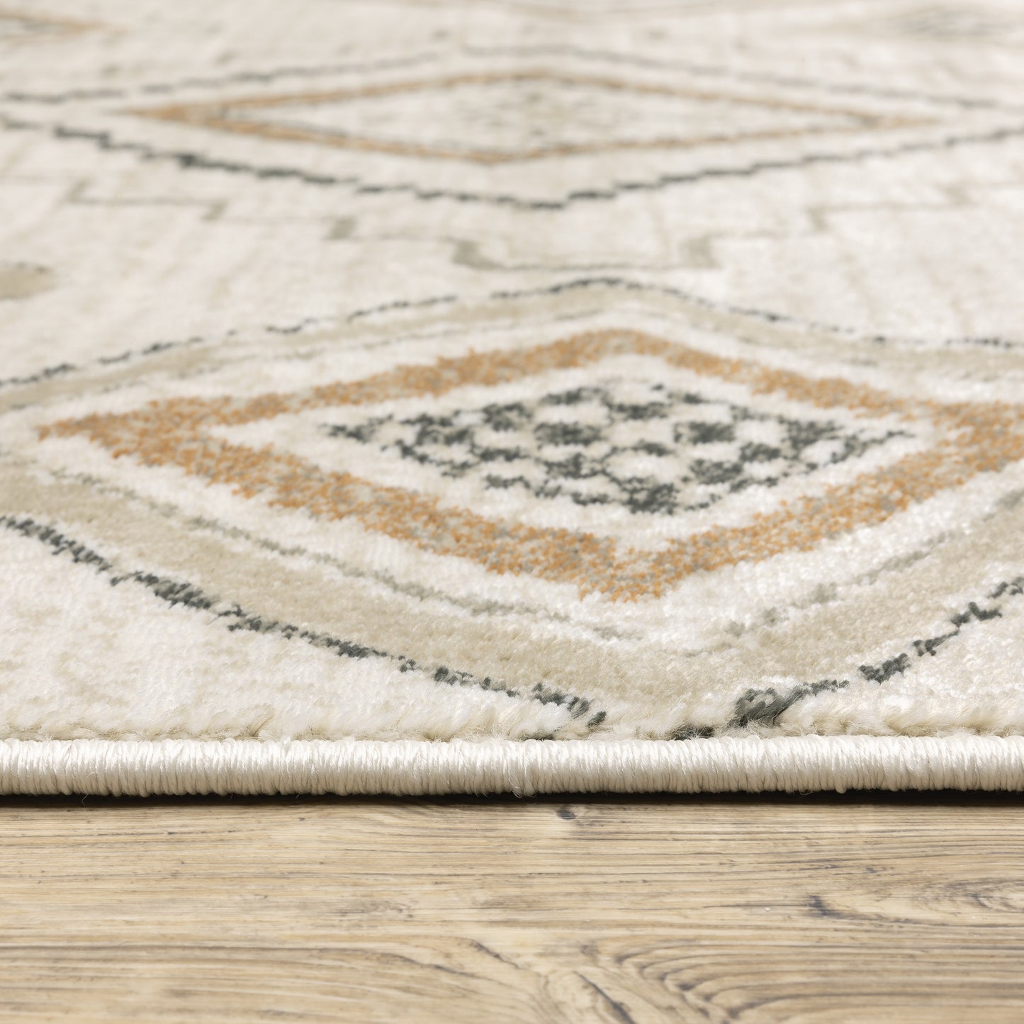 Georgia Ivory Orange Bohemian Southwest/Lodge Indoor Rug