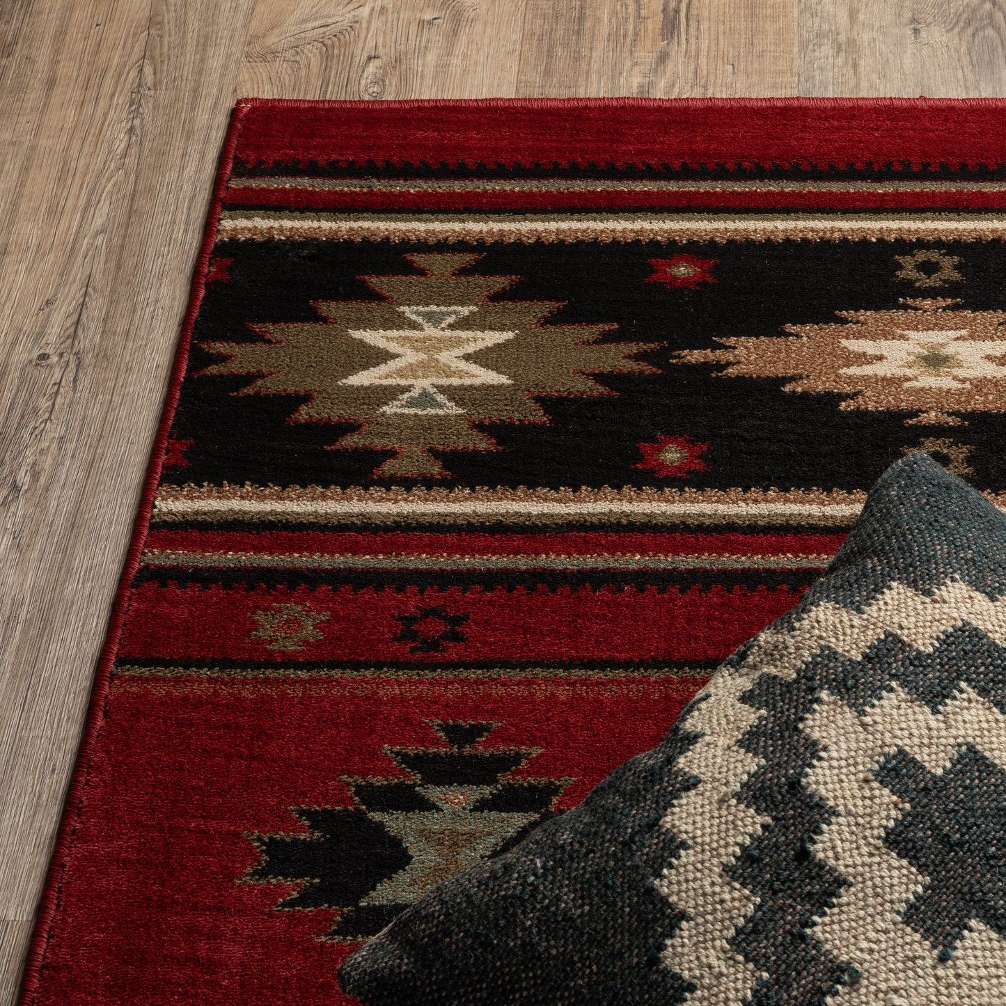 Hudson Red Green Southwestern Southwest/Lodge Indoor Rug