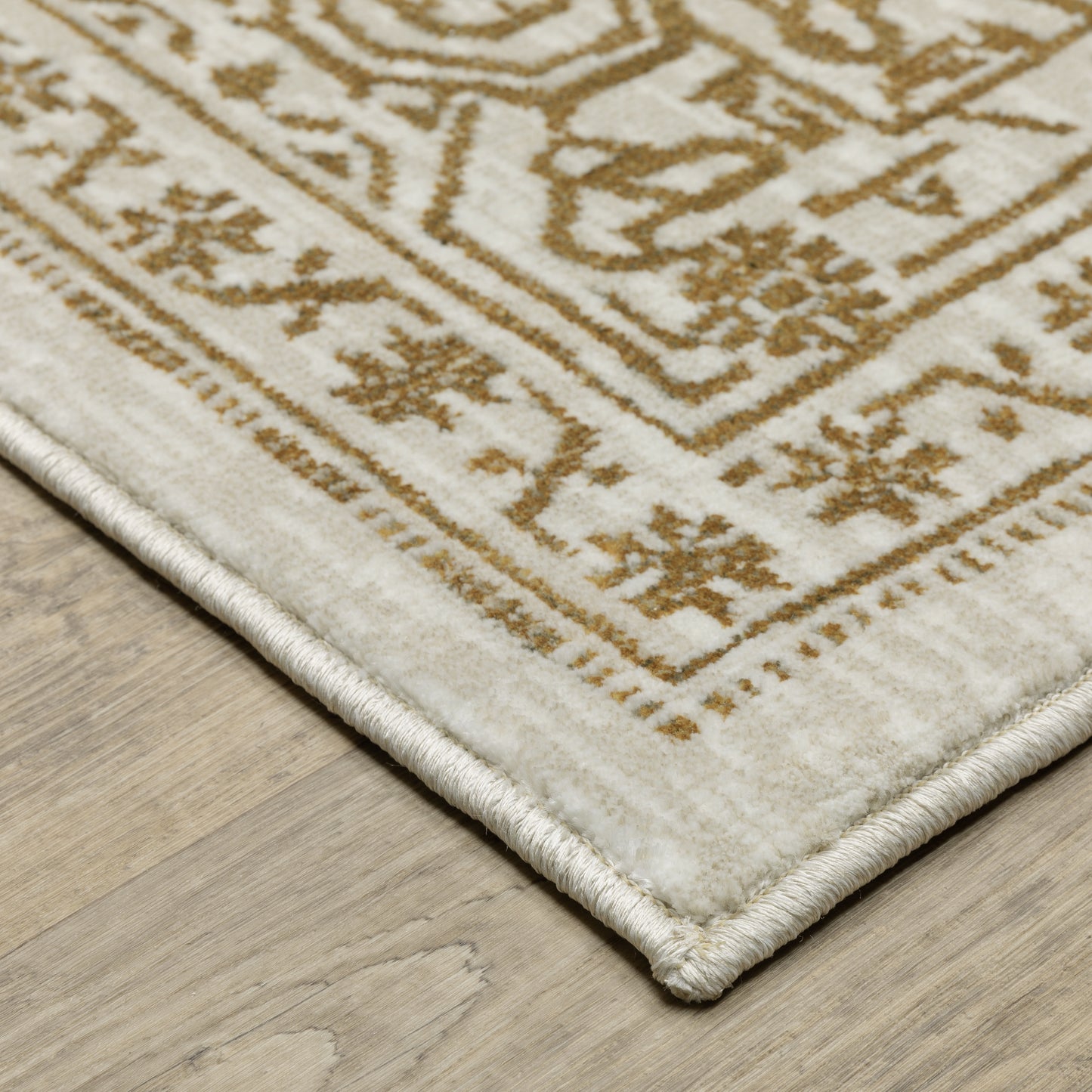 Intrigue Ivory Gold Traditional Oriental Indoor Rug