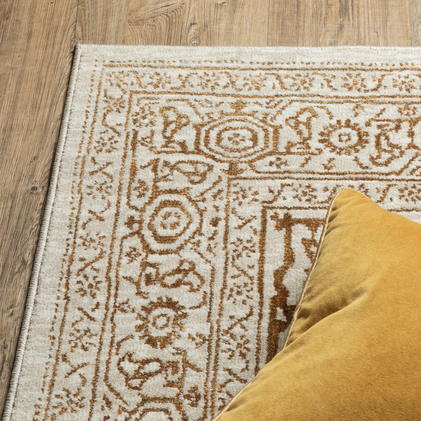 Intrigue Ivory Gold Traditional Oriental Indoor Rug