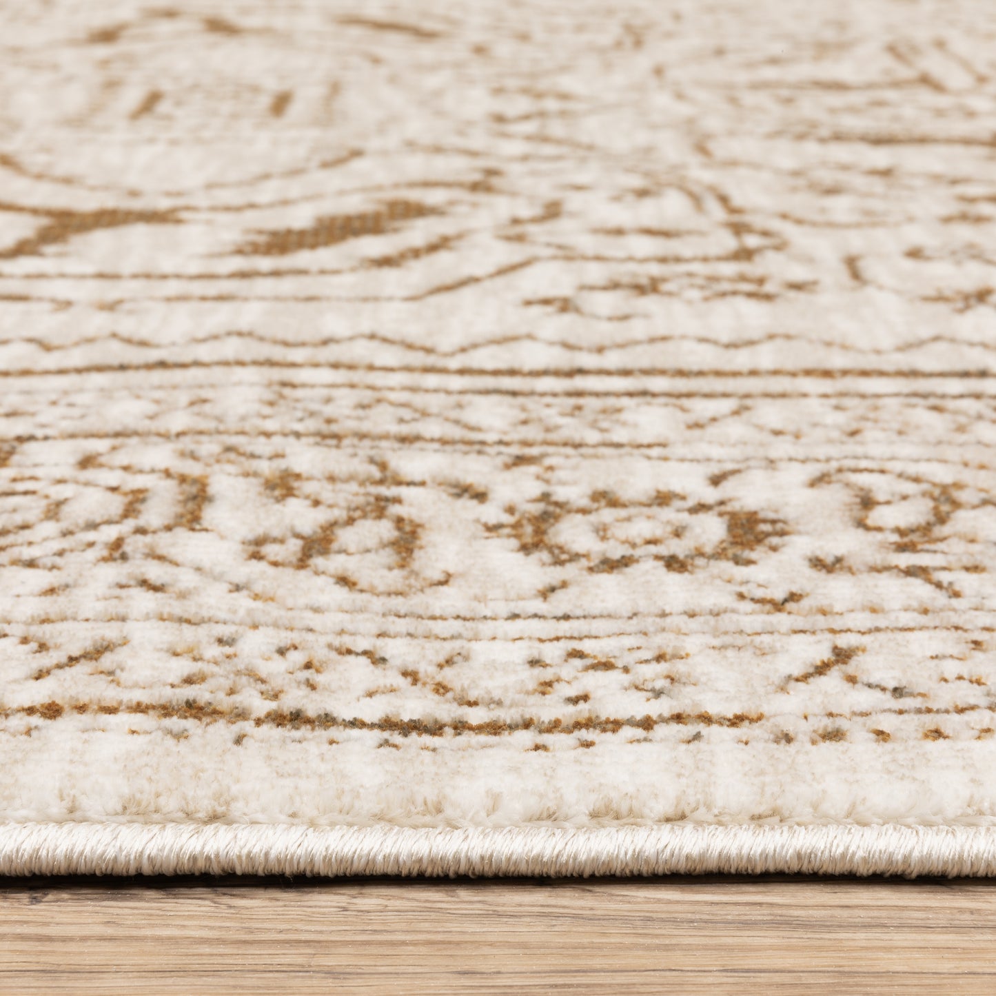 Intrigue Ivory Gold Traditional Oriental Indoor Rug