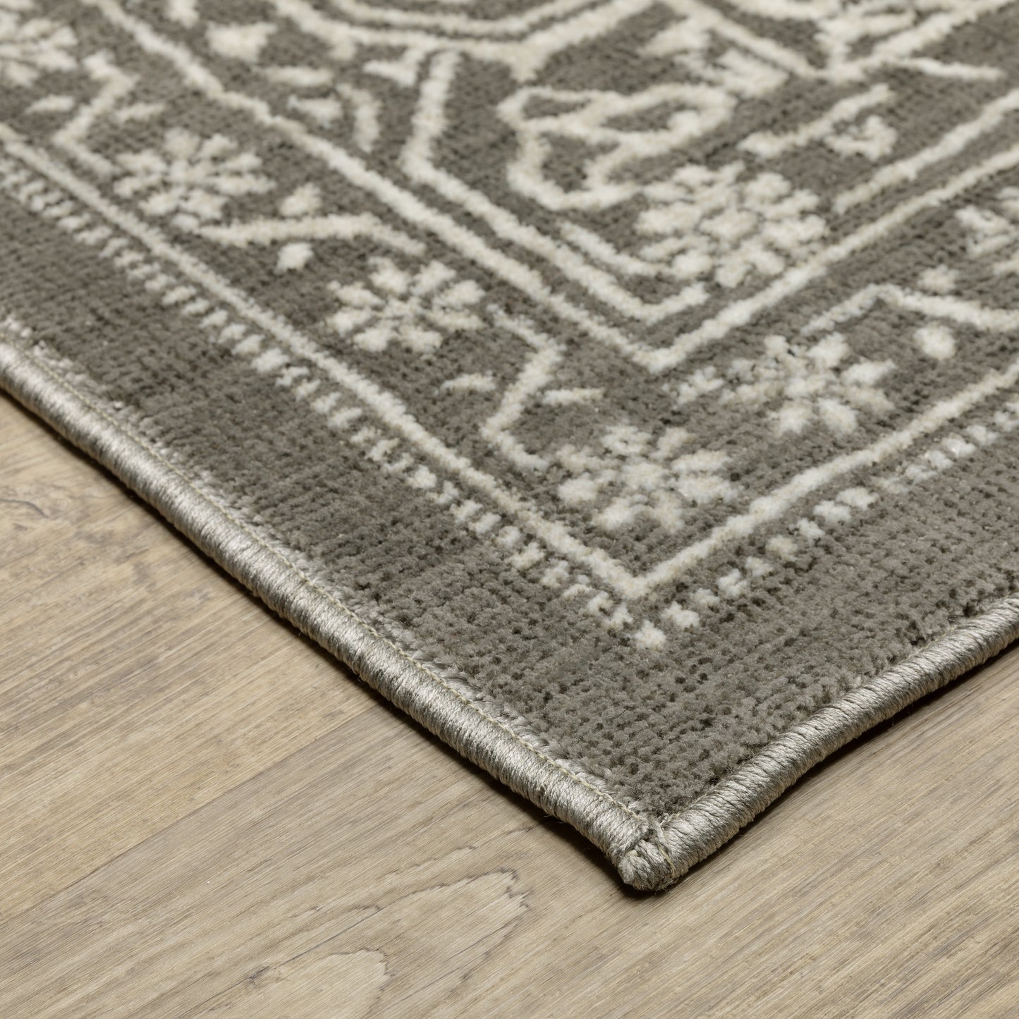 Intrigue Grey Ivory Traditional Oriental Indoor Rug