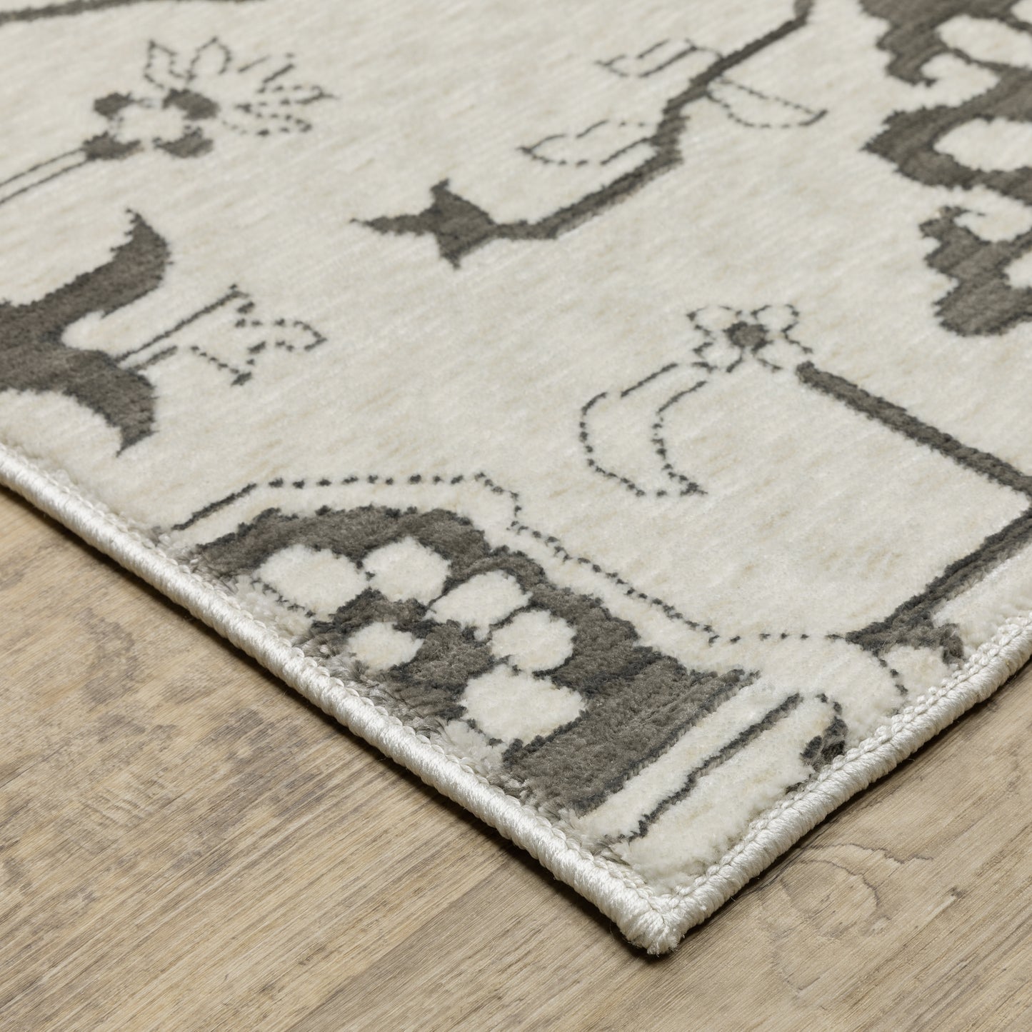 Intrigue Ivory Grey Traditional Oriental Indoor Rug