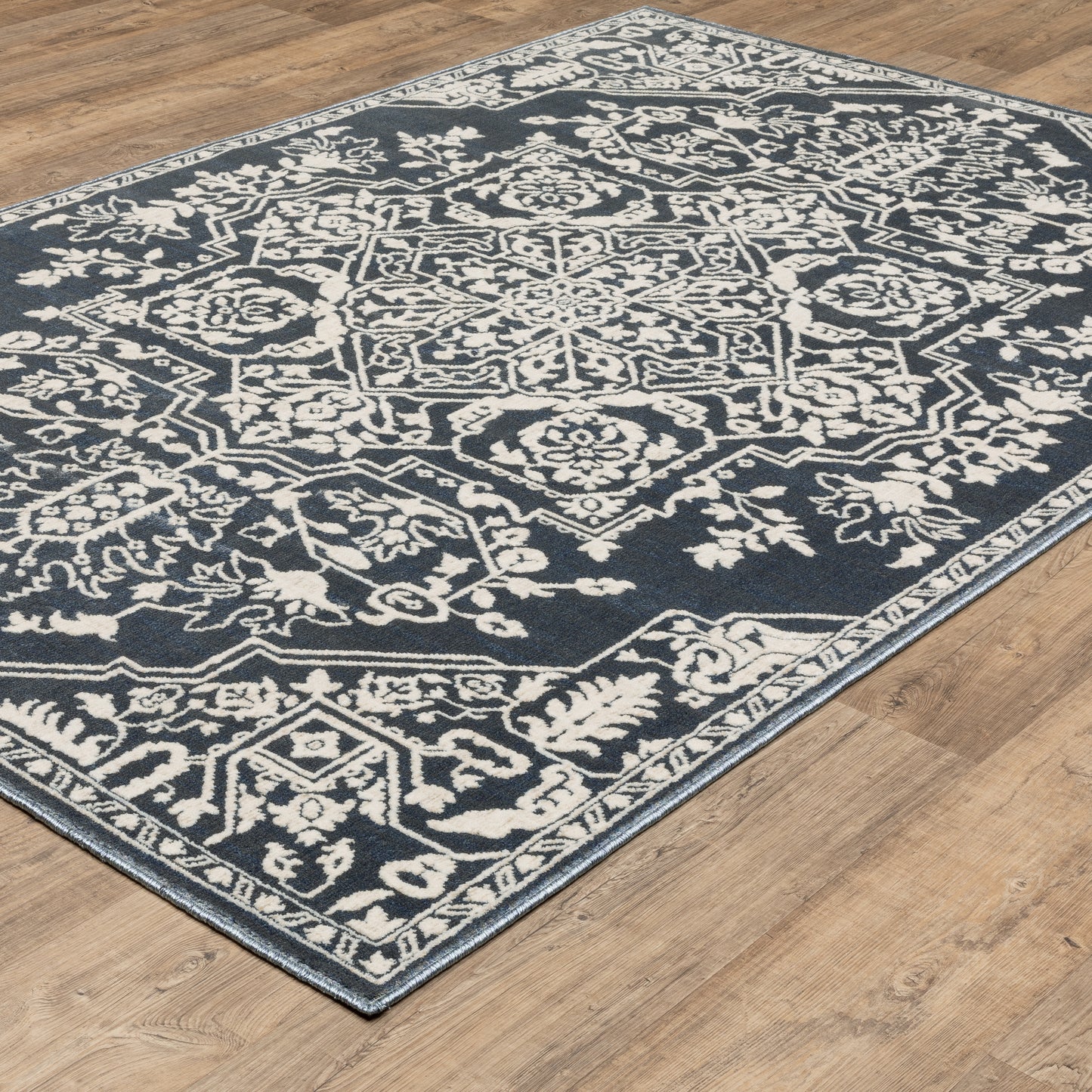 Intrigue Blue Ivory Traditional Oriental Indoor Rug