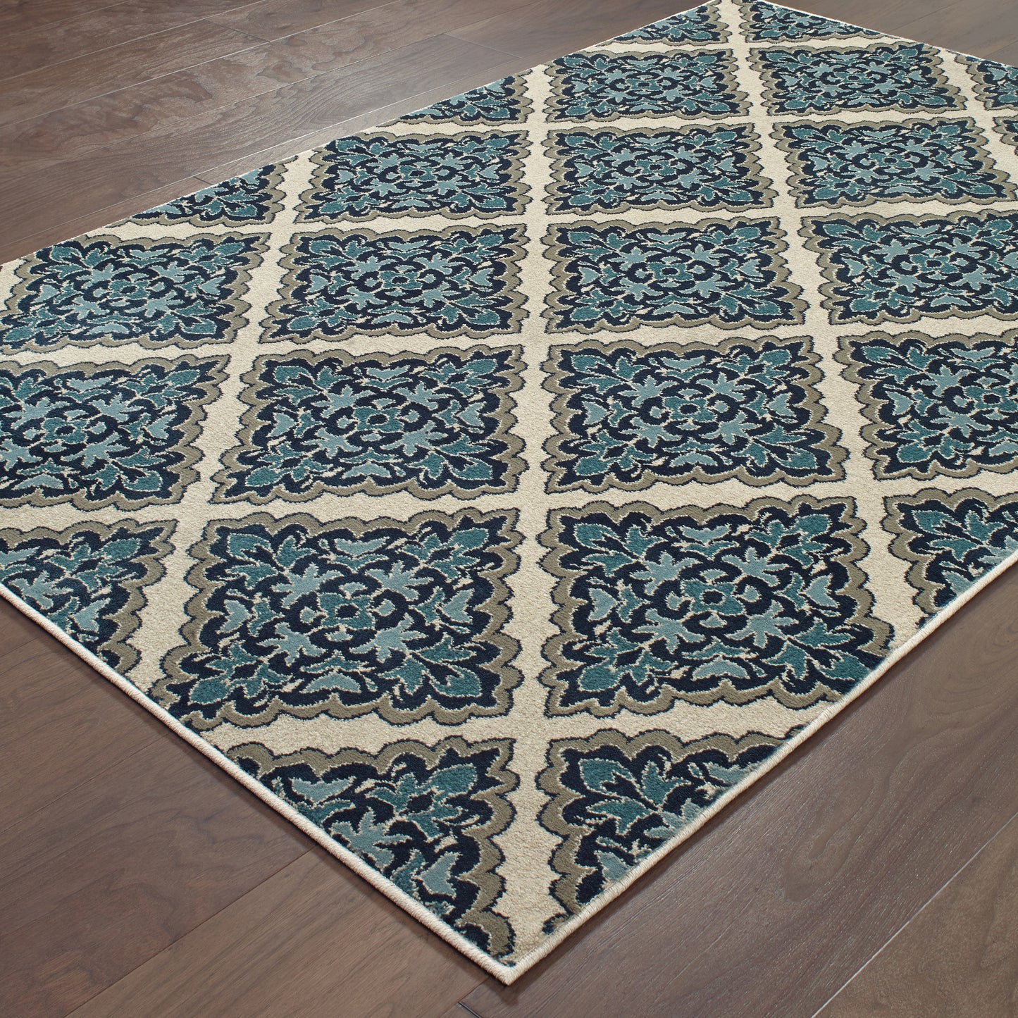 Linden Ivory Blue Traditional Geometric Indoor Rug