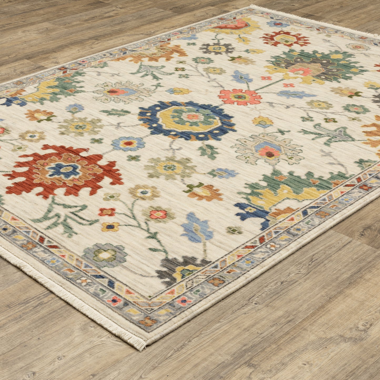 Lucca Ivory Multi Traditional Oriental Indoor Rug