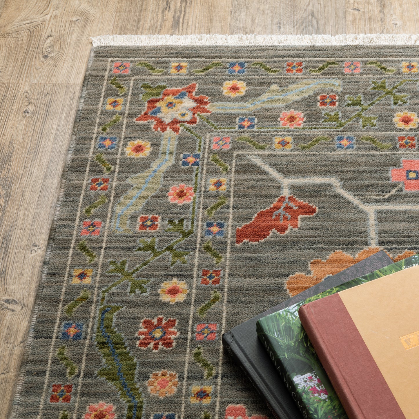 Lucca Grey Multi Traditional Oriental Indoor Rug