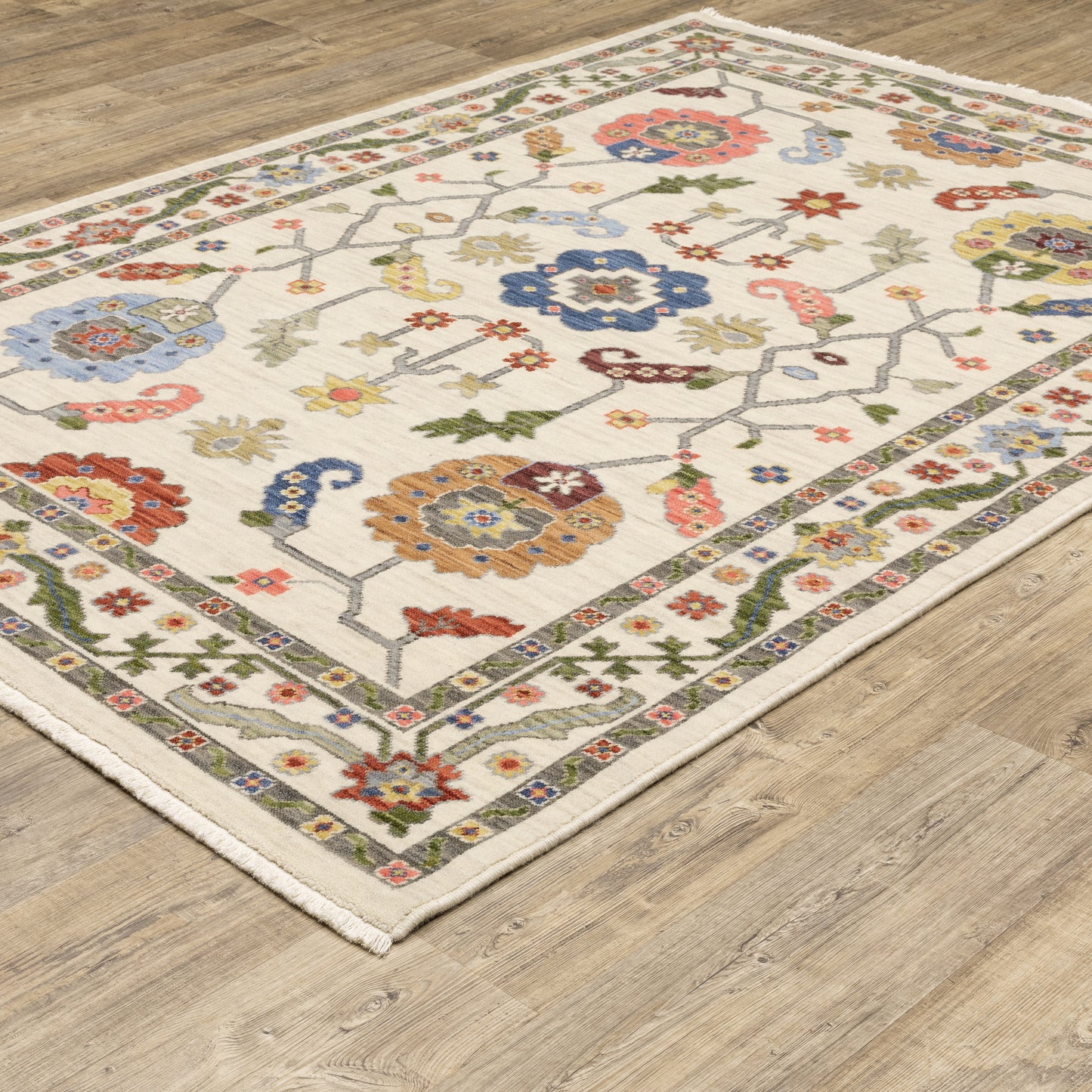 Lucca Ivory Multi Traditional Oriental Indoor Rug