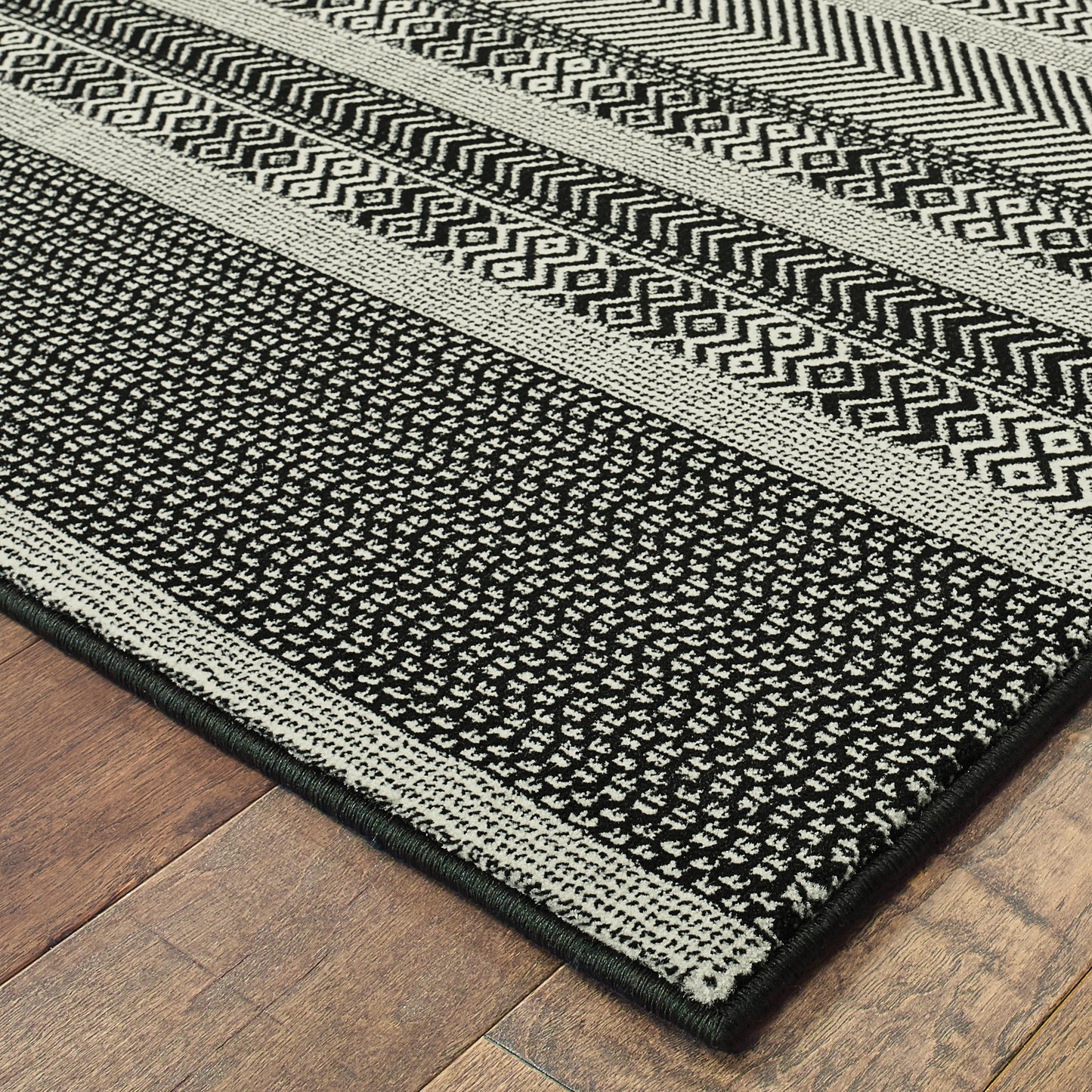 Luna Black Ivory Transitional Geometric Indoor Rug