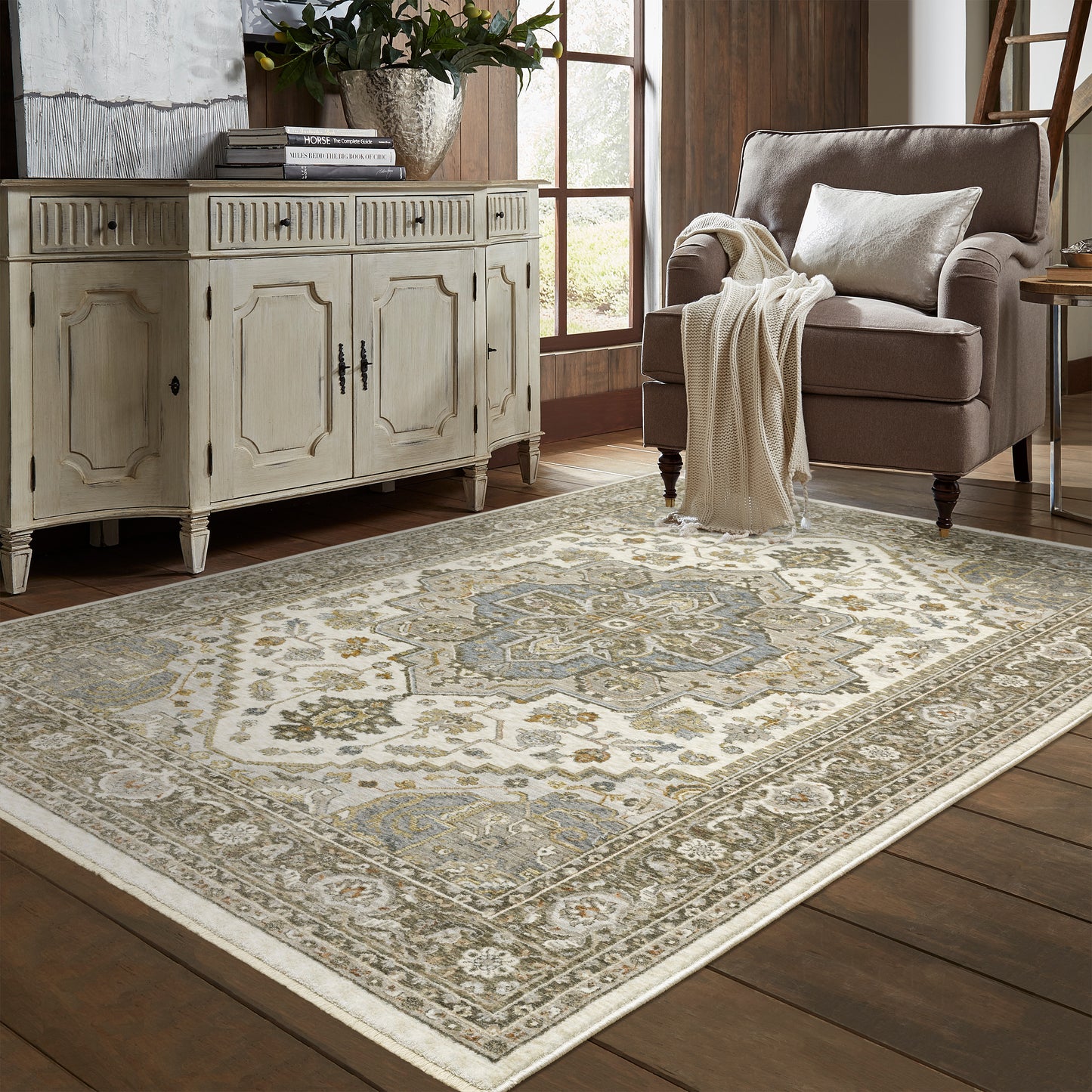 Maharaja Ivory Gold Traditional Medallion Indoor Rug