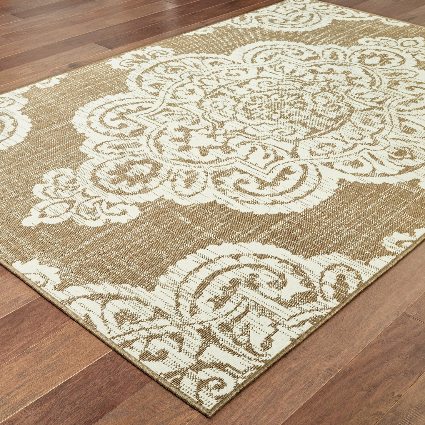 Marina Tan Ivory Bohemian Oriental Indoor/Outdoor Rug