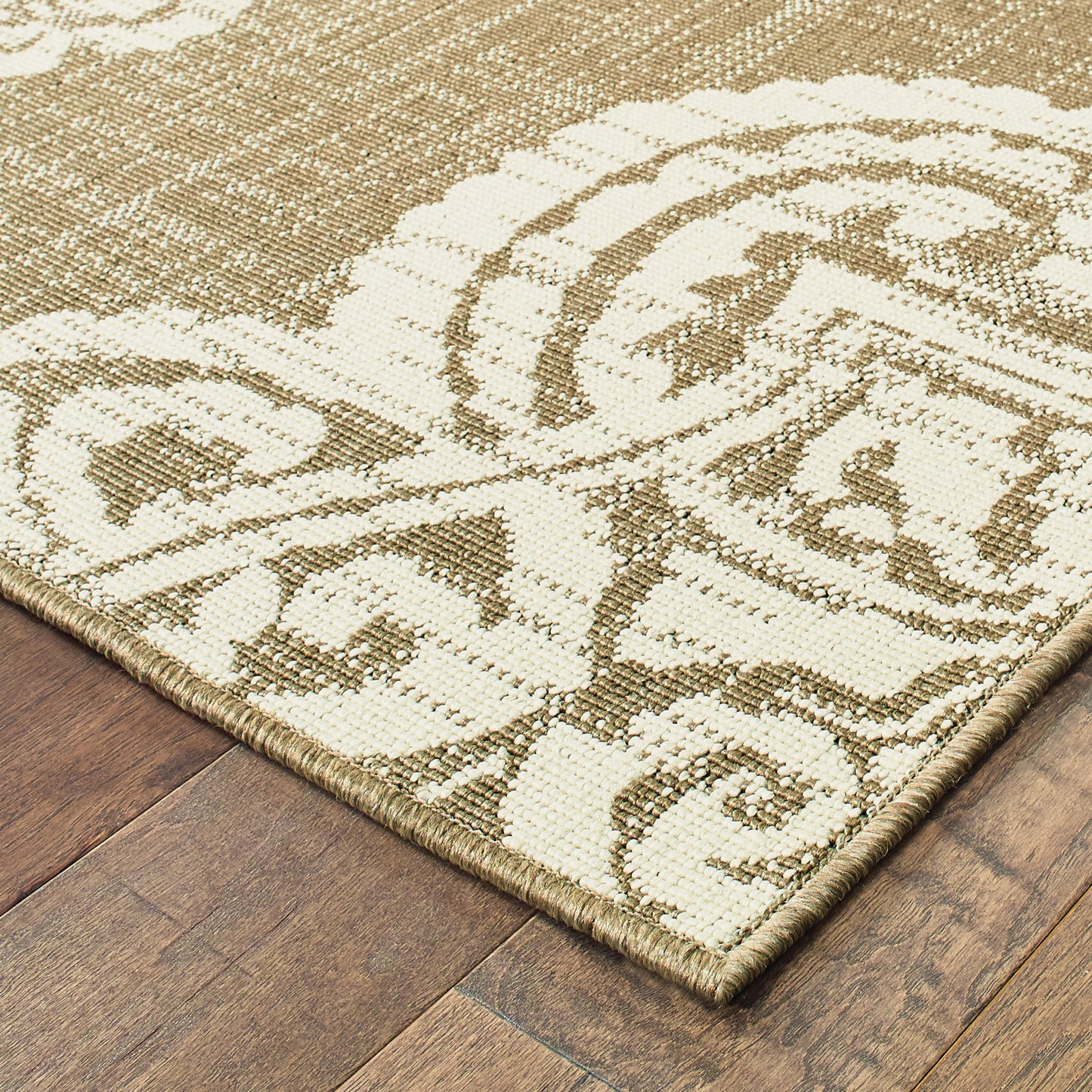 Marina Tan Ivory Bohemian Oriental Indoor/Outdoor Rug