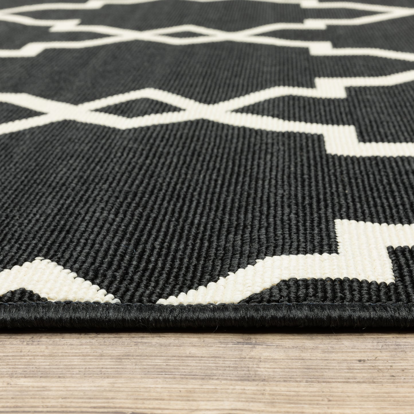 Marina Black Ivory Moroccan Geometric Indoor/Outdoor Rug