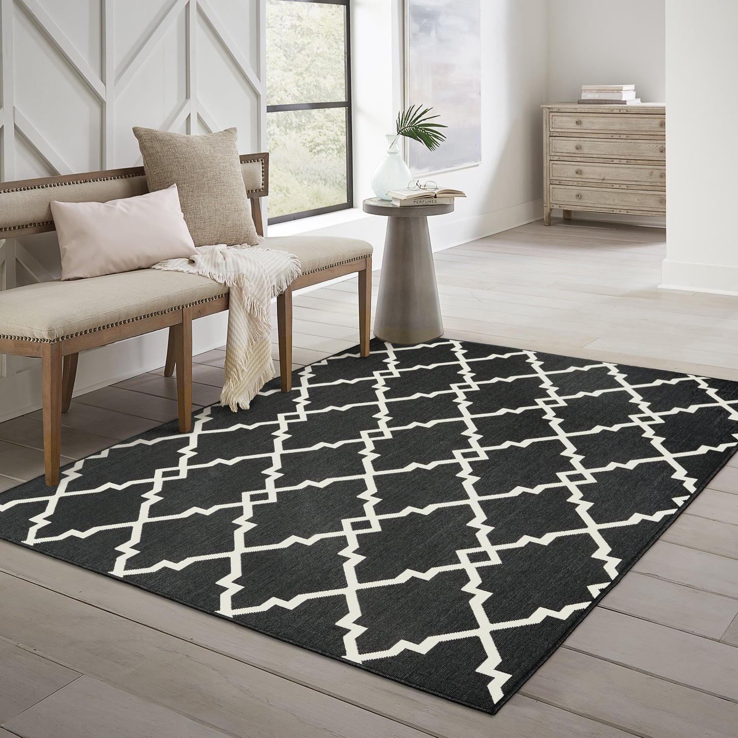 Marina Black Ivory Moroccan Geometric Indoor/Outdoor Rug