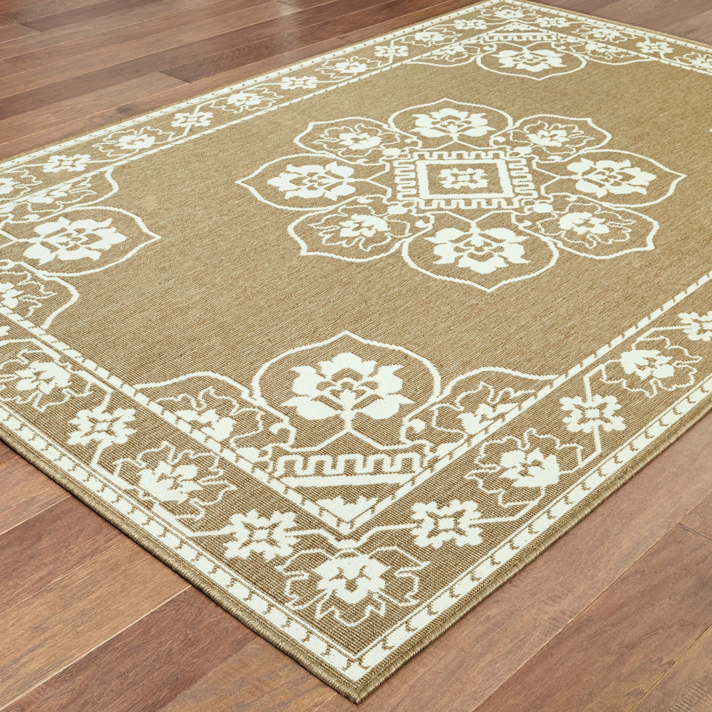 Marina Tan Ivory Traditional Oriental Indoor/Outdoor Rug