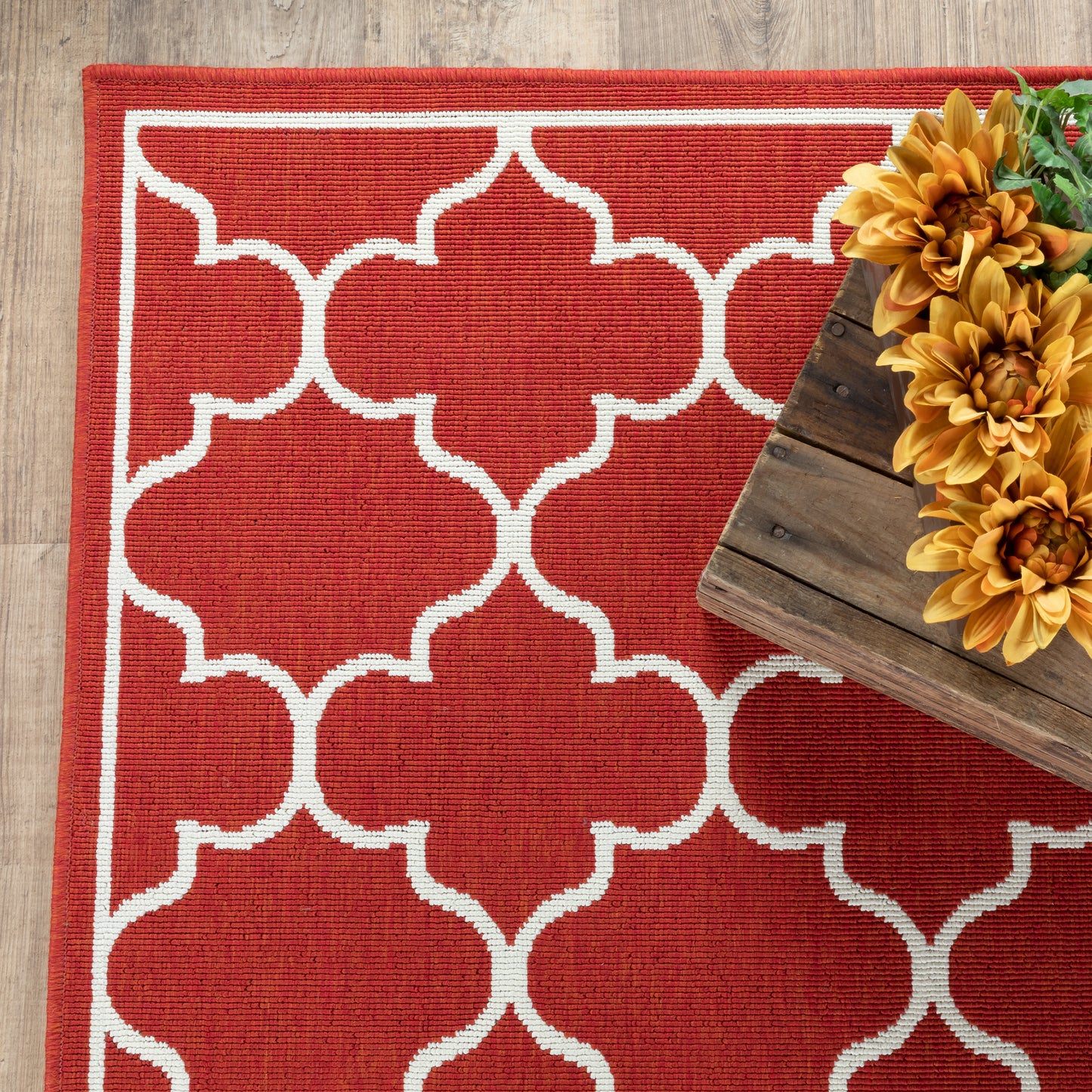 Meridian Red Ivory Moroccan Trellis Indoor/Outdoor Rug