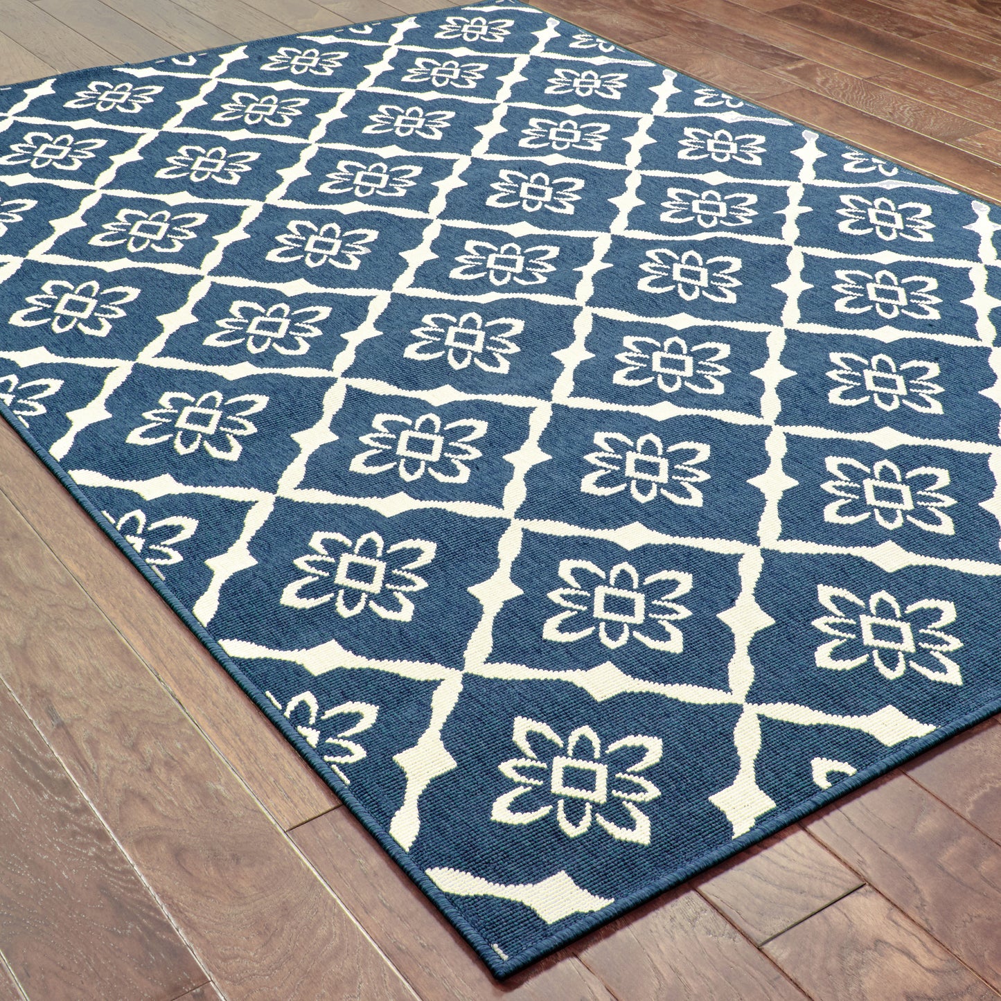 Meridian Navy Ivory Moroccan Trellis Indoor/Outdoor Rug