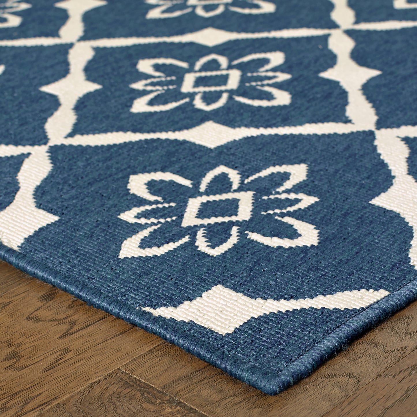 Meridian Navy Ivory Moroccan Trellis Indoor/Outdoor Rug