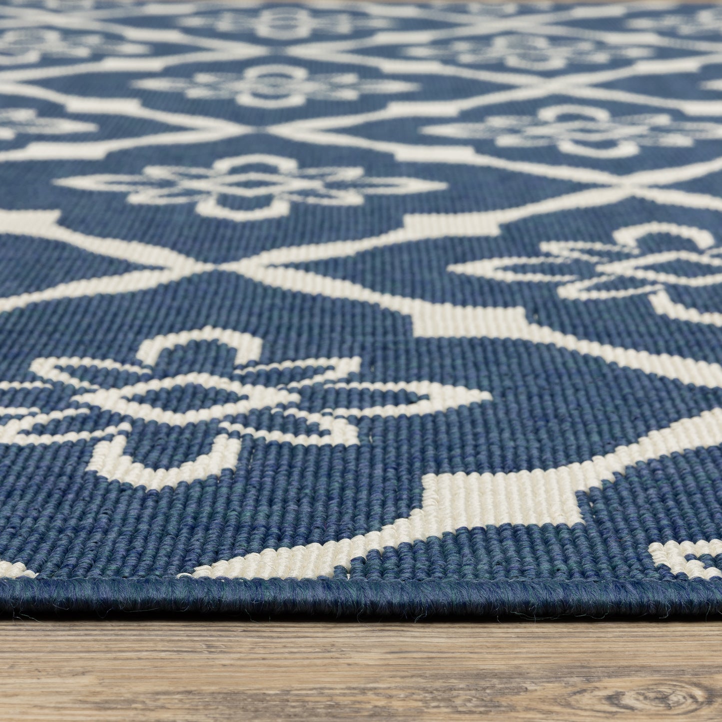 Meridian Navy Ivory Moroccan Trellis Indoor/Outdoor Rug