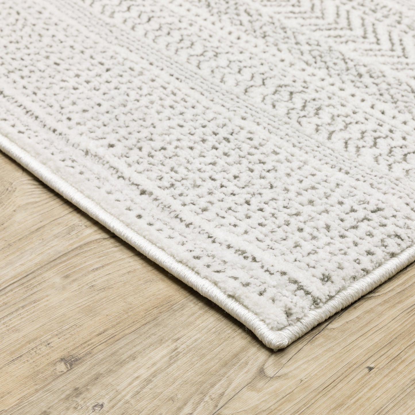 Montecito White Grey Casual Geometric Indoor Rug