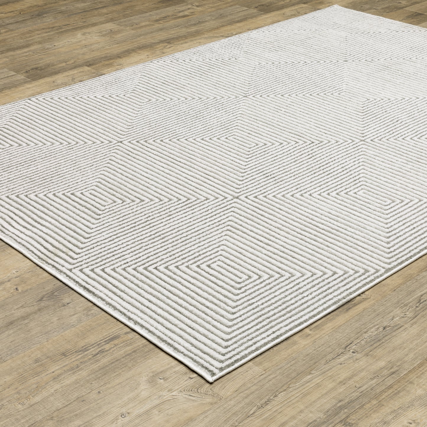 Montecito Grey White Modern & Contemporary Diamond Indoor Rug