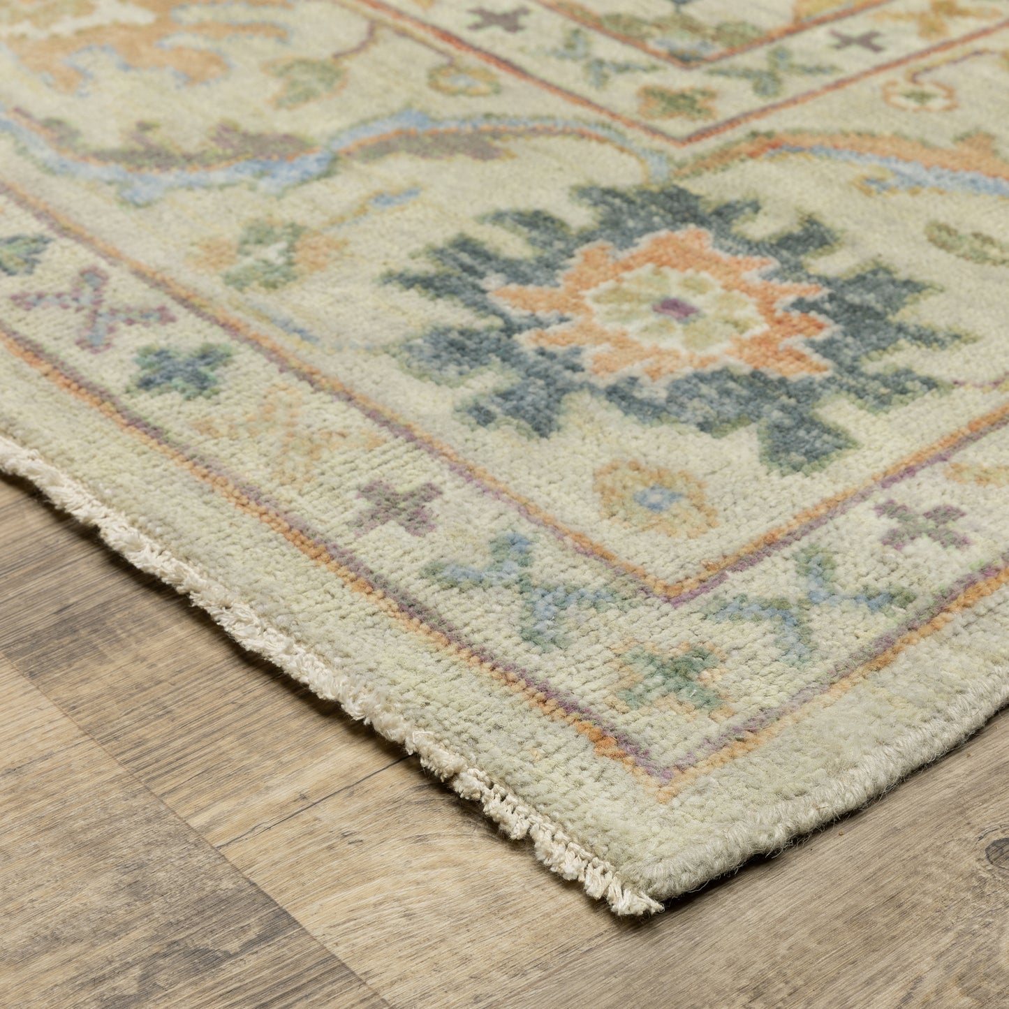 Palace Beige Green Traditional Oriental Indoor Rug