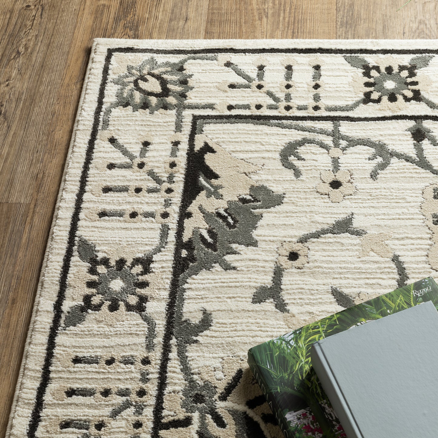 Raylan Ivory Grey Traditional Oriental Indoor Rug