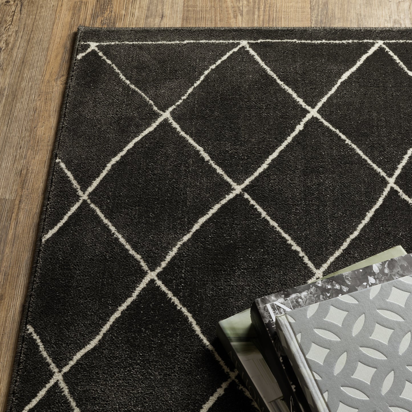 Raylan Black Ivory Transitional Lattice Indoor Rug