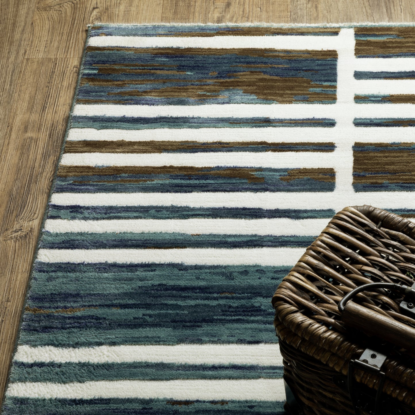 Reed Ivory Blue Modern & Contemporary Geometric Indoor Rug