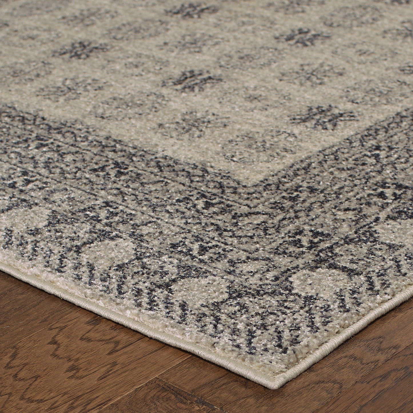 Richmond Ivory Grey Traditional Oriental Indoor Rug